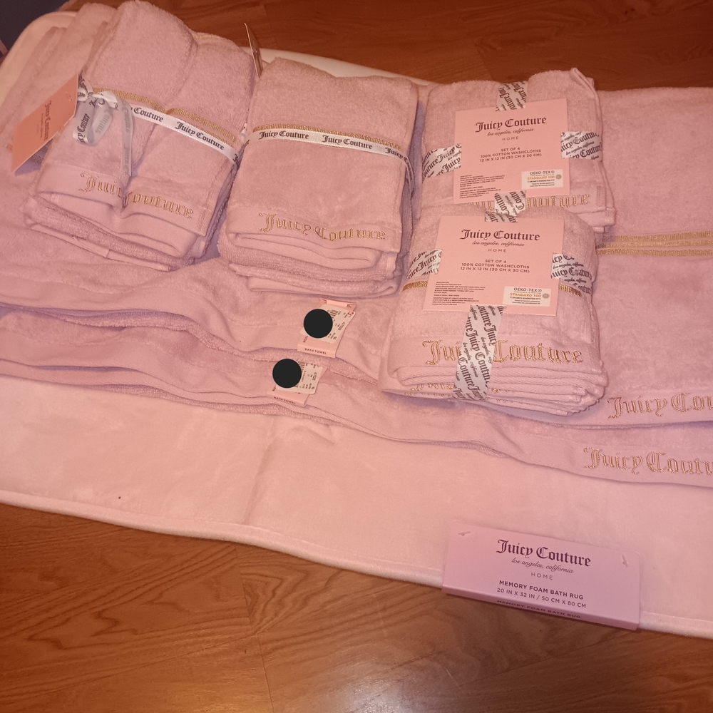 Juicy Couture Pink Towel Set